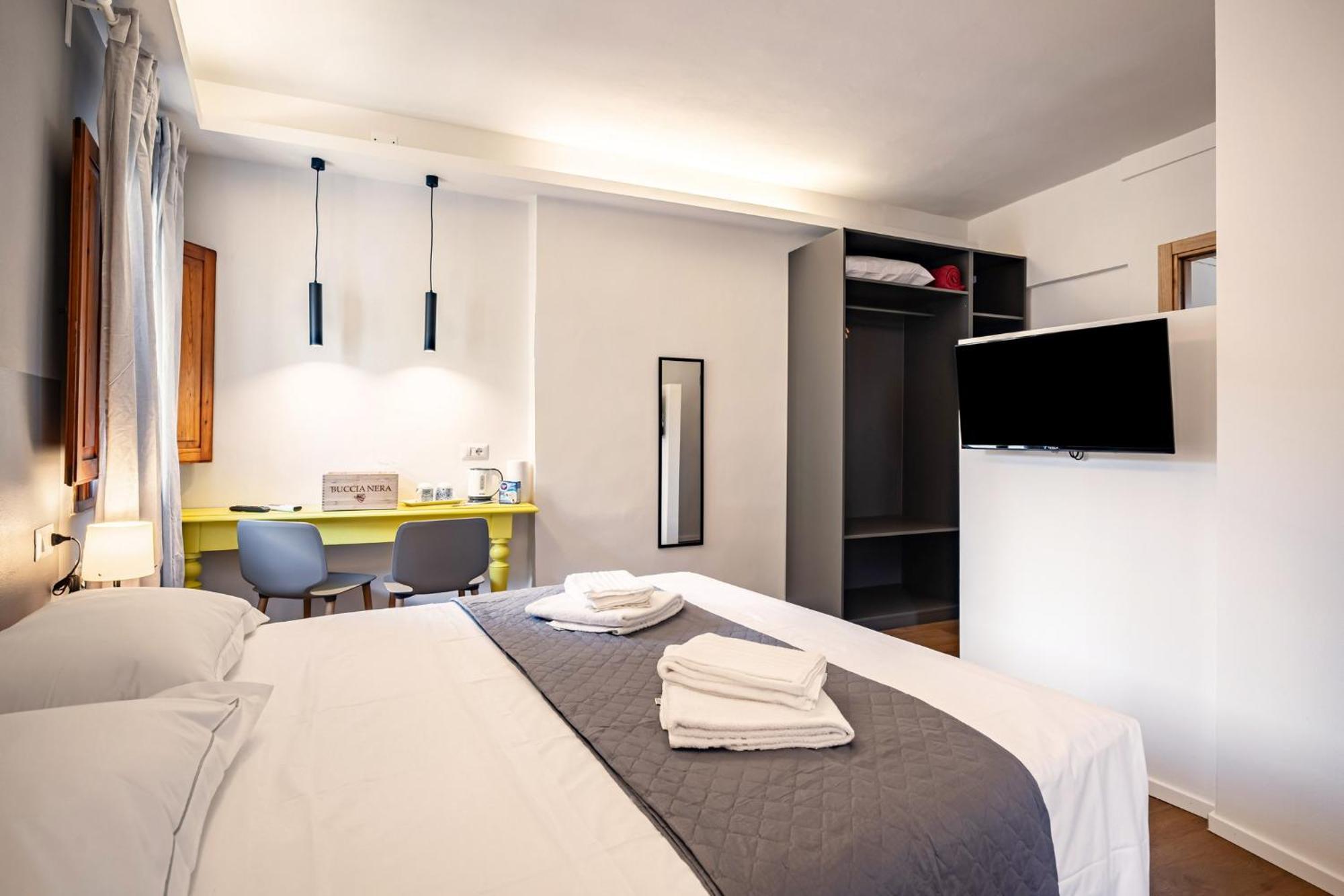 Pisana 236 Suites Firenze Bagian luar foto